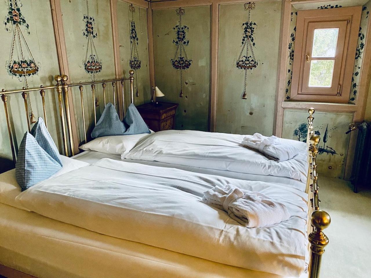 Historic Hotel Chesa Salis Bever Room photo
